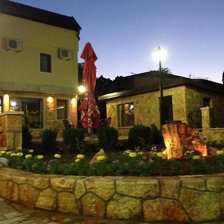 Hotel Old Bazaar سكوبجي المظهر الخارجي الصورة
