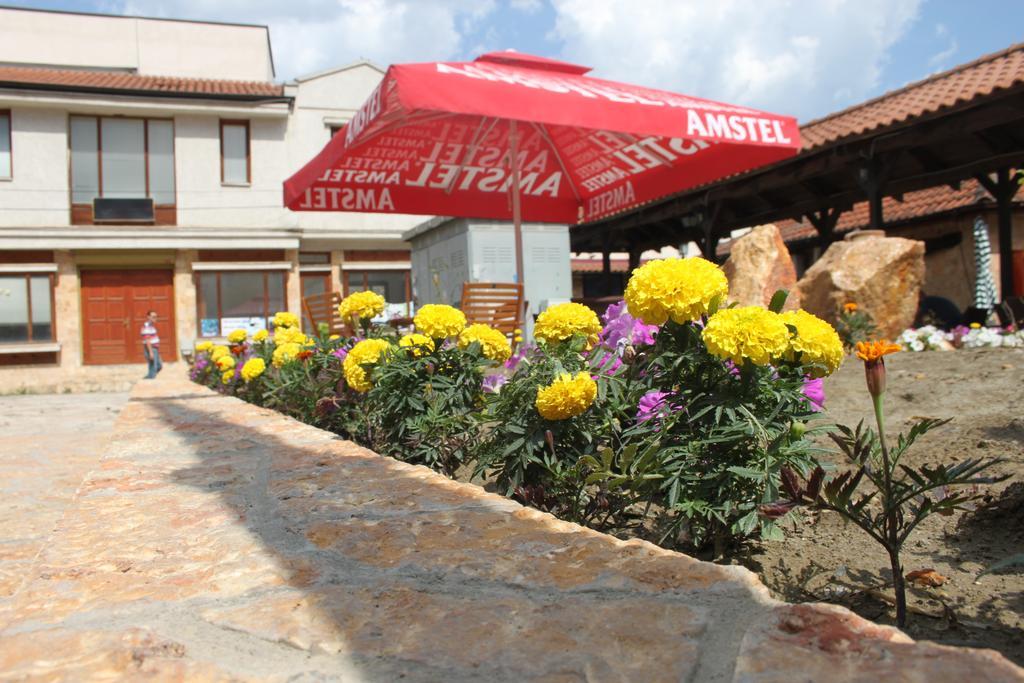 Hotel Old Bazaar سكوبجي المظهر الخارجي الصورة